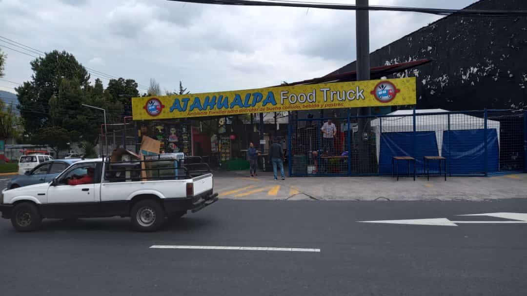 Backing y stand para feria en Quito