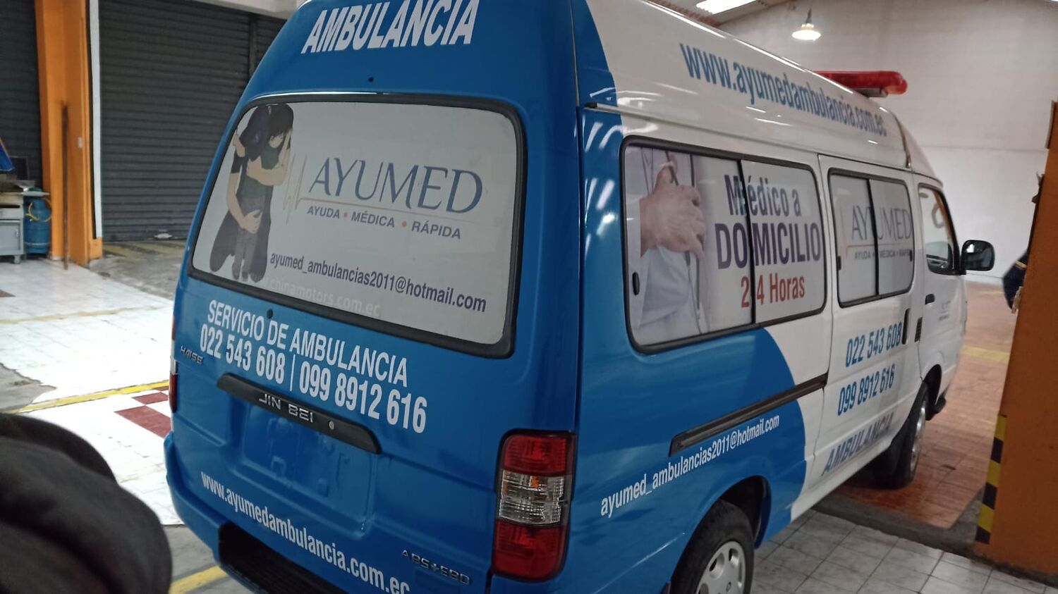 Rotulación de vehículos y brandeo flota en Quito